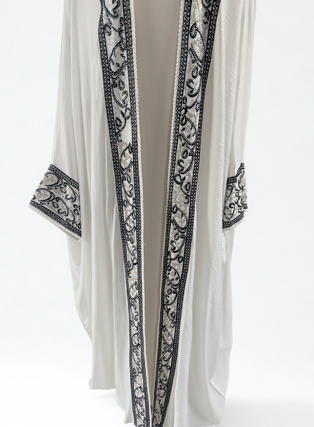 Blanc Royale Bisht Abaya – 2-Piece Set