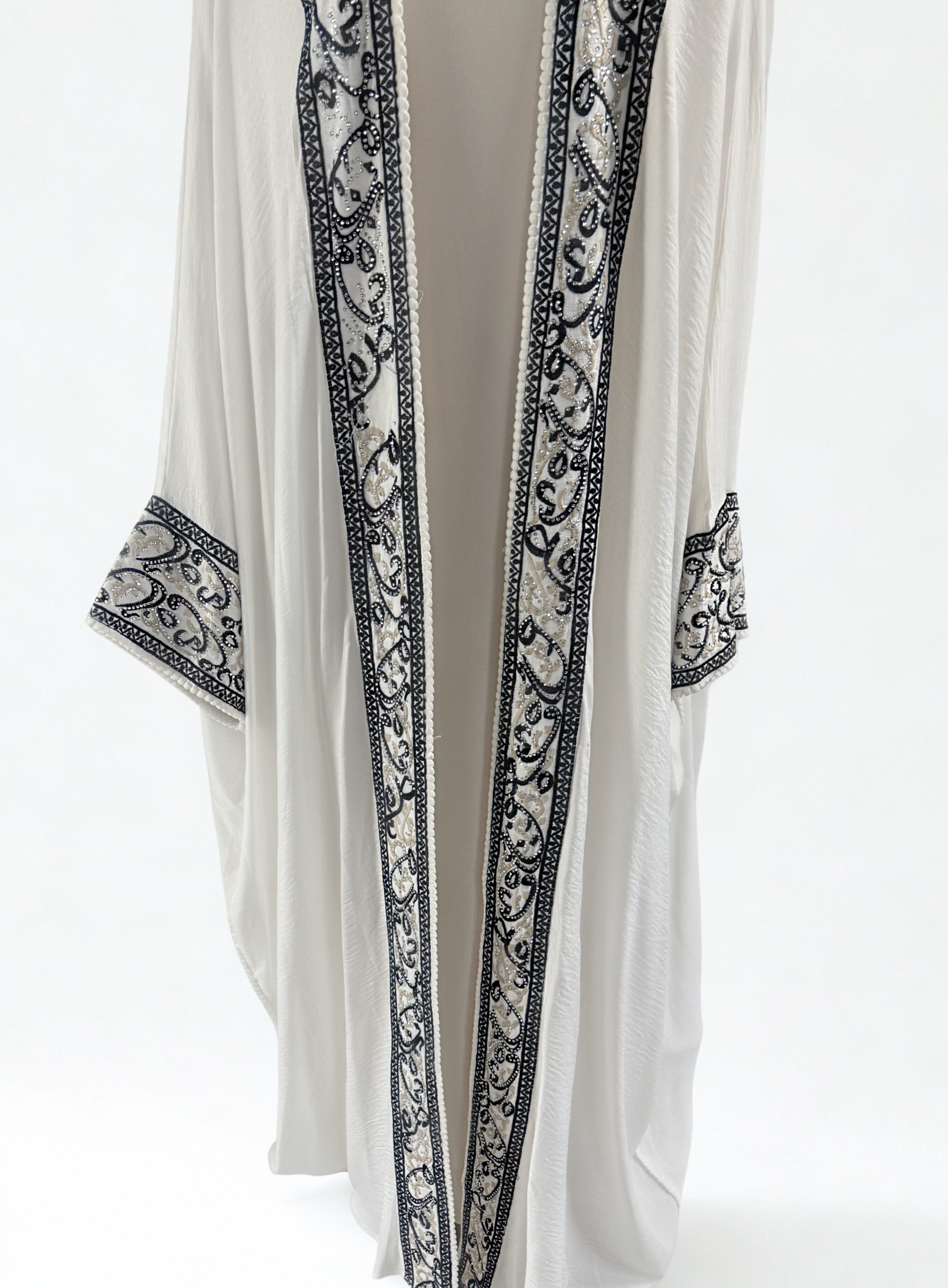 Blanc Royale Bisht Abaya – 2-Piece Set